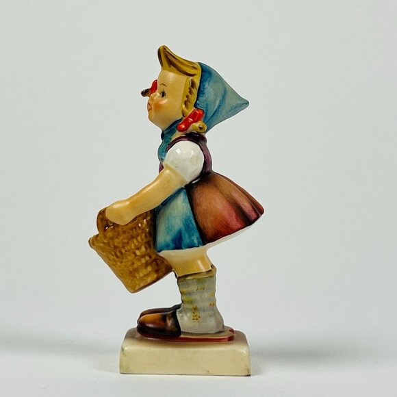 Vintage 1957-63 Hummel Figurine Little Helper Girl With Basket 4In Tall TMK-3 - Picture 2 of 6